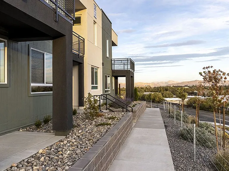 The Retreat Luxury Apartments — Photo 42