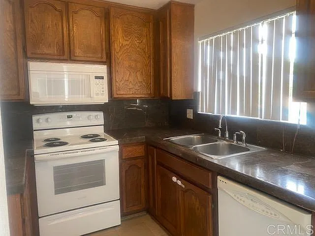 390 E Madison Ave #EL — Photo 6