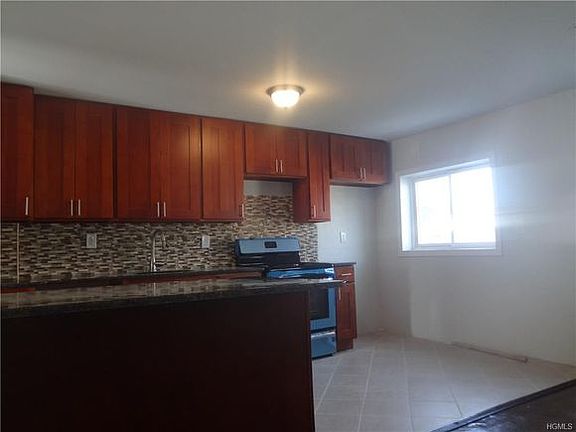 3rd image of 522 Reynolds Ave