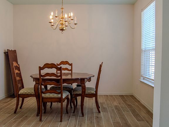 5th image of 2700 Hereford Rd