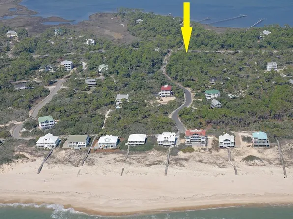 1400 Bayberry Ln, Eastpoint, FL 32328