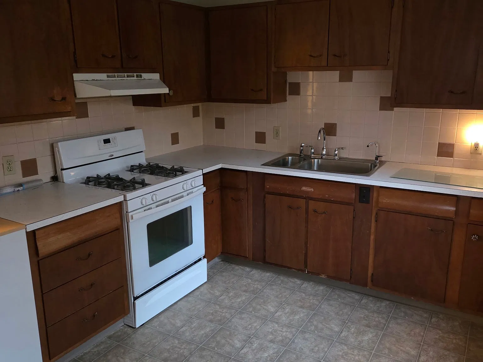 3 bed, 1054 sqft, $1,600 — Photo 4