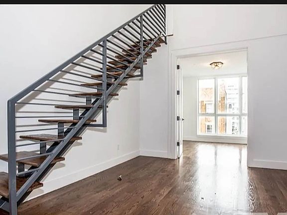 2nd image of 1268 Pacific St APT 2B