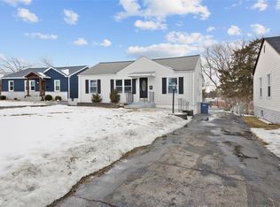9241 Southview Ln, Saint Louis, MO 63123