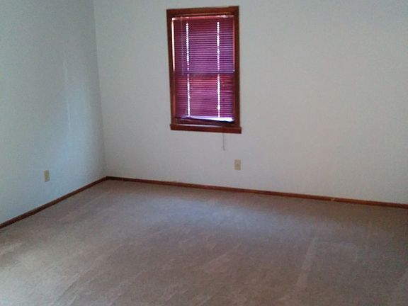 4th image of 2206 Huntington Ave