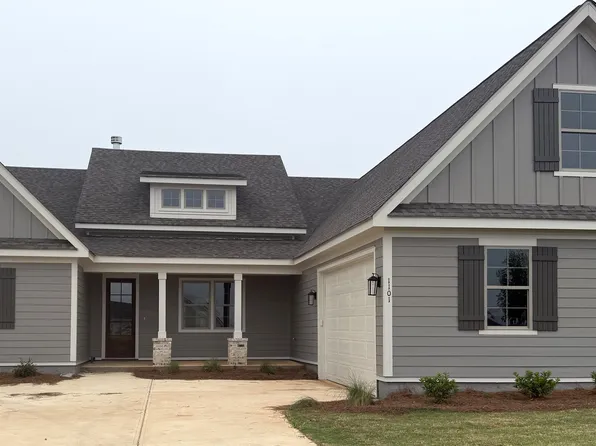 1101 Madison Hills Dr, Madison, GA 30650