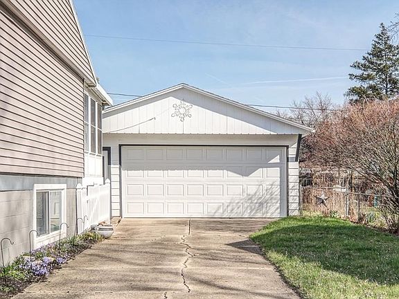 3rd image of 407 Flora Ave