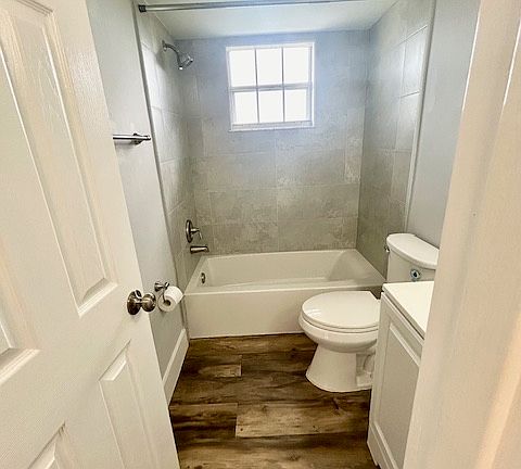 3rd image of 1518 SE Royal Green Cir #201