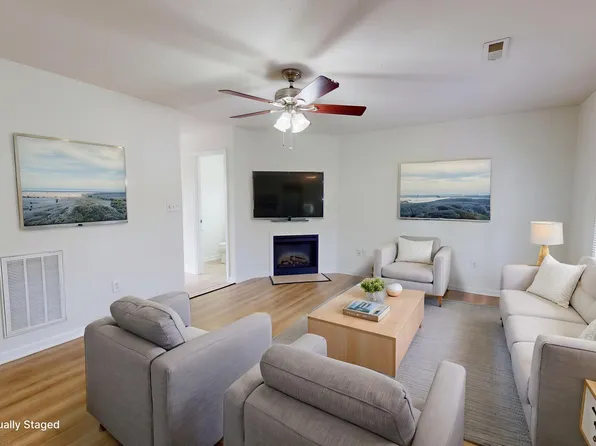 5 Eaton Pl, Fishersville, VA 22939