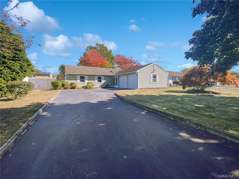 1st image of 11 Frost Valley Drive