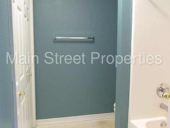 5th image of 8073 Stonebrook Dr