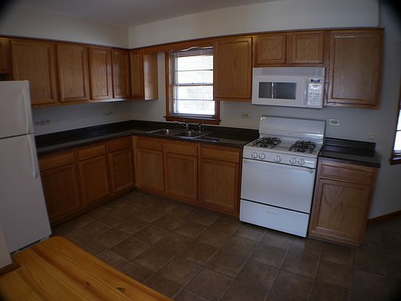 4th image of 6416 W 87th Pl