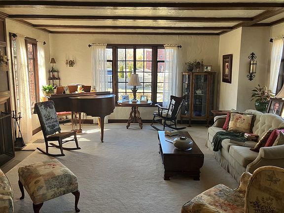 3rd image of 889 Andover Rd