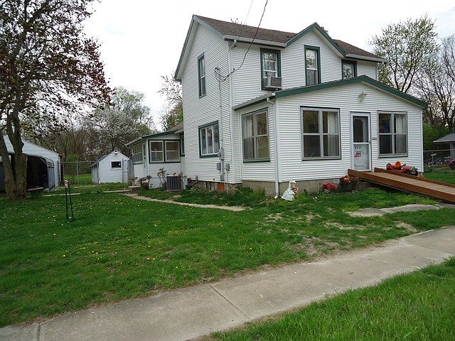1st image of 319 W Park Ave