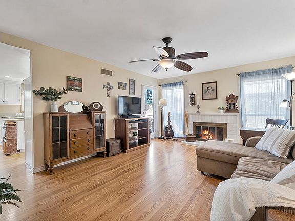 5th image of 807 Albany Ave