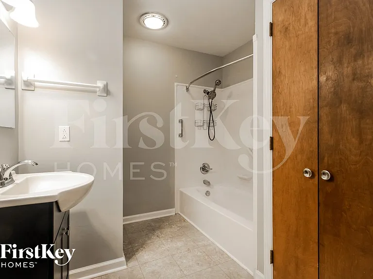 8341 Rodney Dr — Photo 9