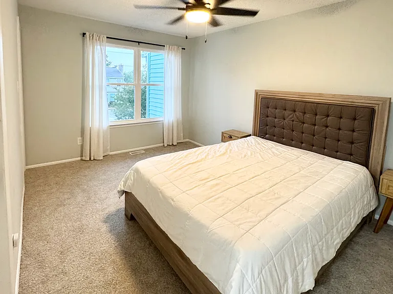 3675 Sylvan Ln — Photo 7