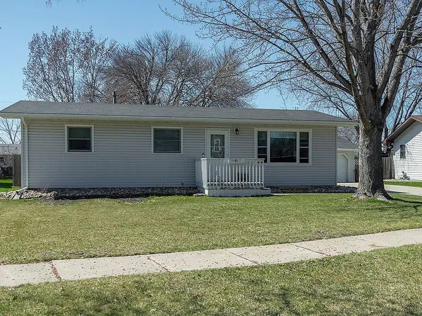 402 7th St W, West Fargo, ND 58078