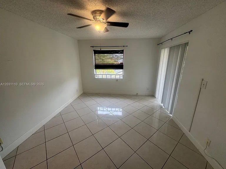 E Sunrise Lakes Dr — Photo 9