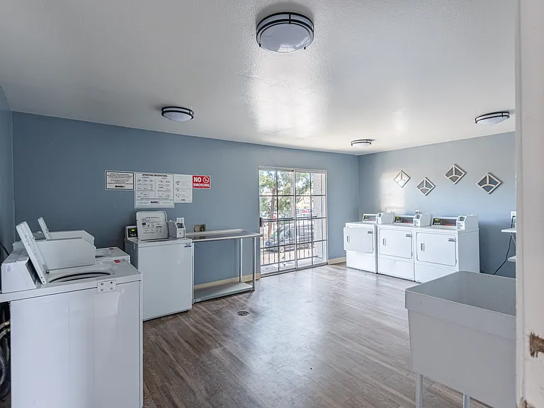 BAIRD APARTMENTS — Photo 3