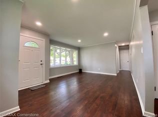 595 Lytle Pl, Garden City, MI 48135