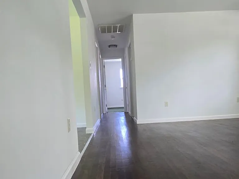 2540 Volunteer Pkwy — Photo 32