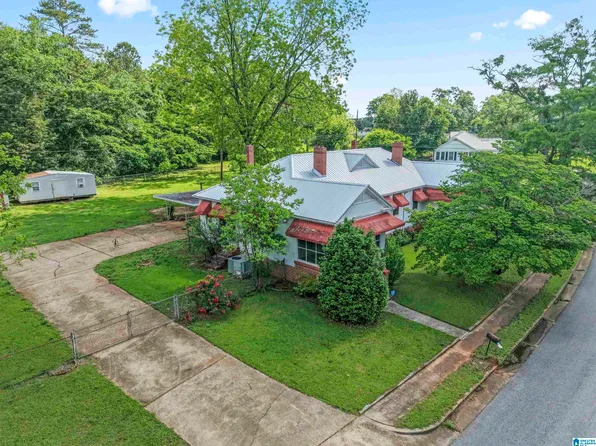 315 W Pkwy, Talladega, AL 35160