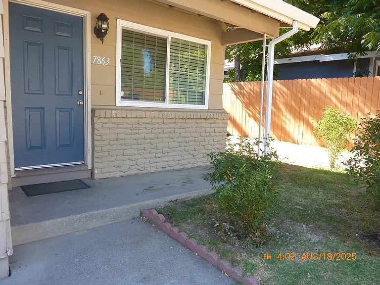 7863 Mariposa Ave — Photo 2