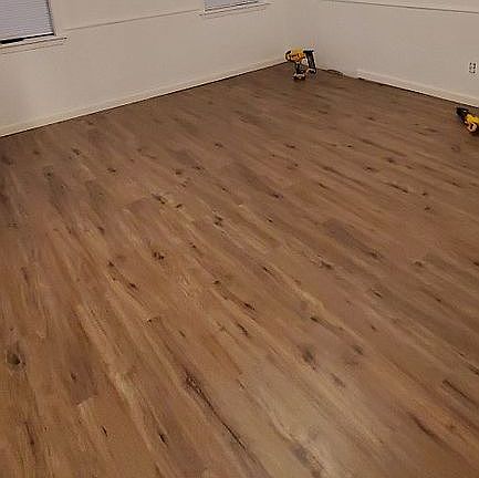 5th image of 405 Robinhood Cir
