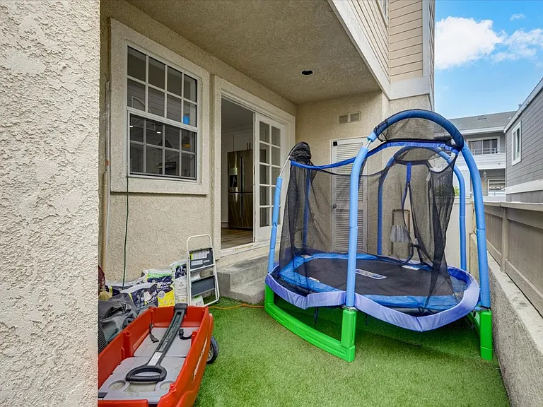 2402 Carnegie Ln #A — Photo 32
