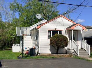 44 Salem Pl, Aberdeen Twp., NJ 07721