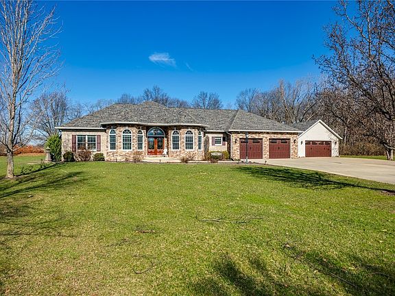 3rd image of 14807 N Meadowbrook Ct