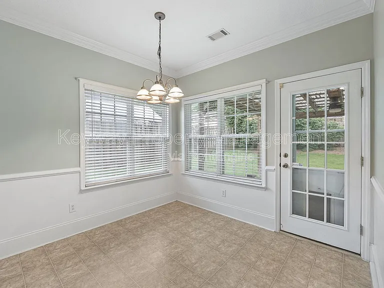4890 Somerset Dr — Photo 11