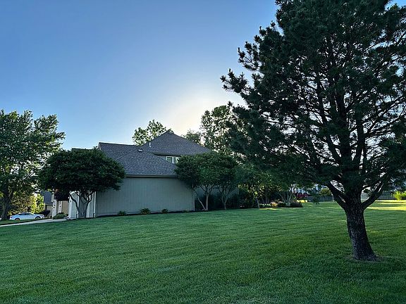 3rd image of 2804 SW 11th Ter
