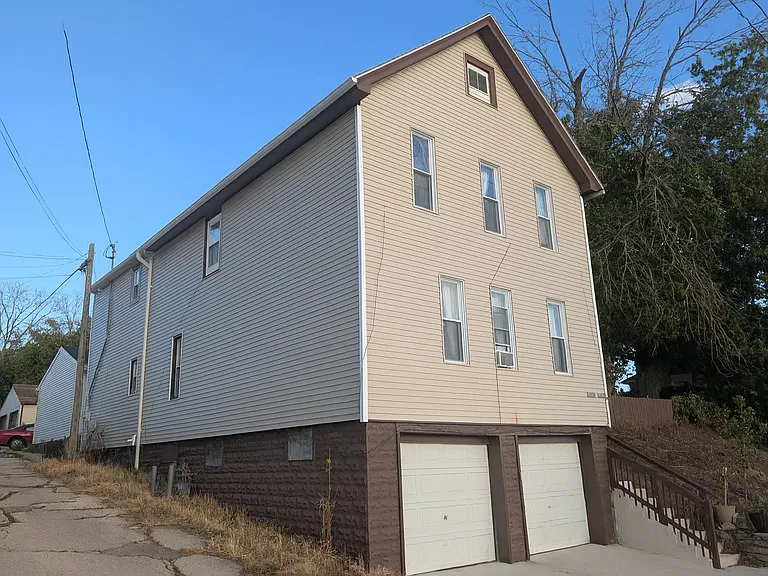 1213 N 13th St — Photo 1