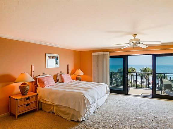 5th image of 4101 Ocean Dr APT 4B