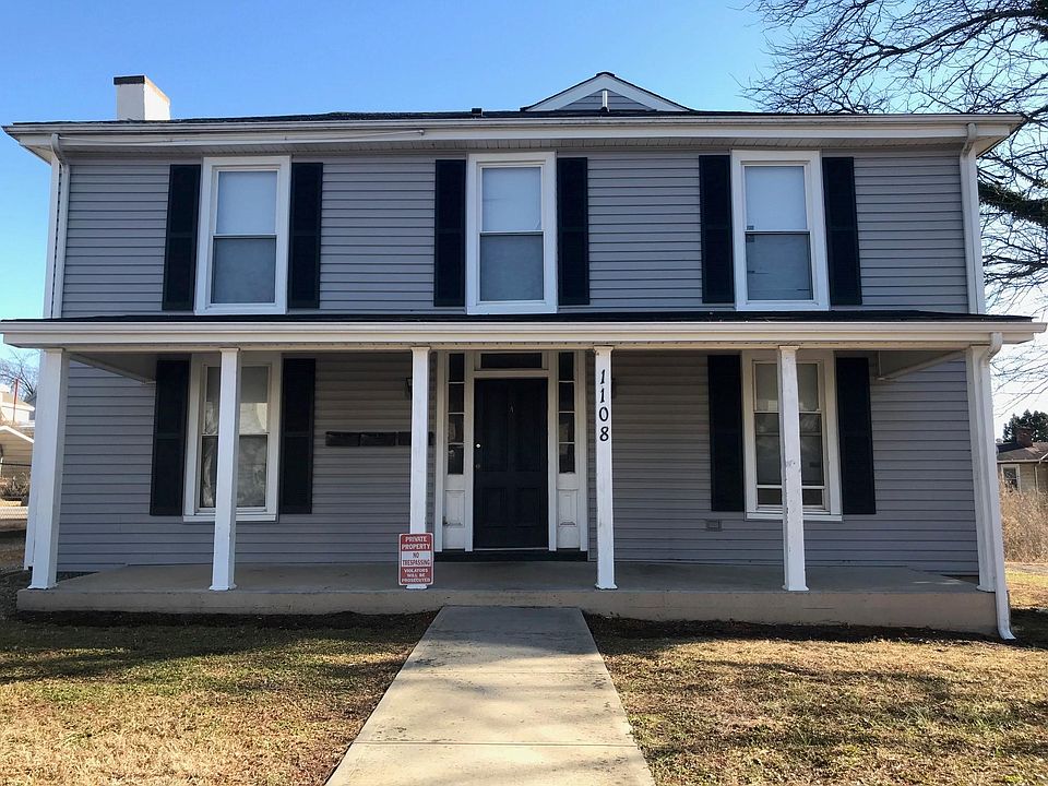 Front of 16th Street Apartments