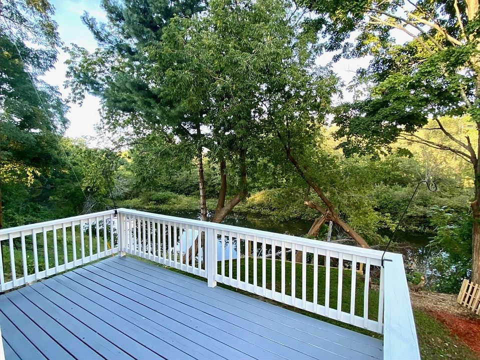 1st image of 13 Whittier Pl