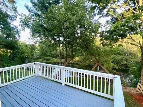 13 Whittier Pl, Haverhill, MA 01832