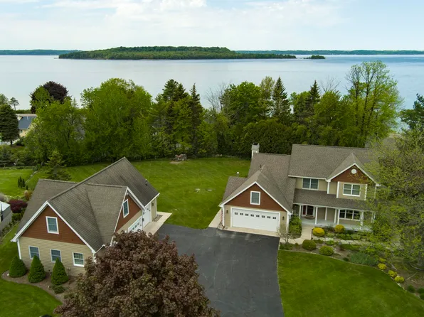 1453 Braemar Dr, Traverse City, MI 49686