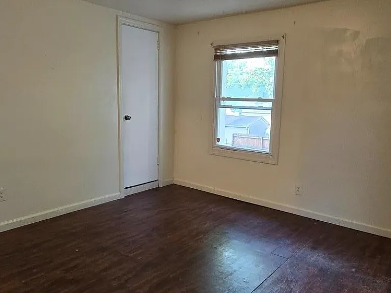 763 W Grand Ave #2R — Photo 5