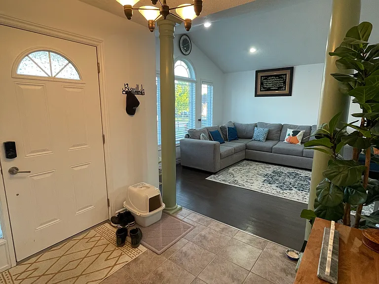 3 Lawrence Ave — Photo 2