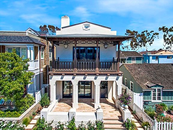 Stunning new custom home at 220 Onyx