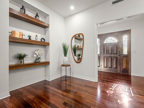 5th image of 6714 Blucher Ave