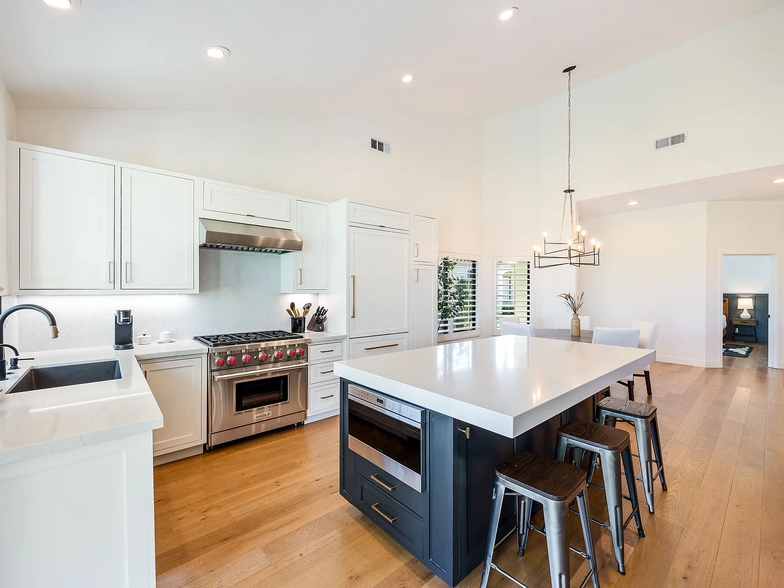 3 bed, 1918 sqft, $9,000 — Photo 3