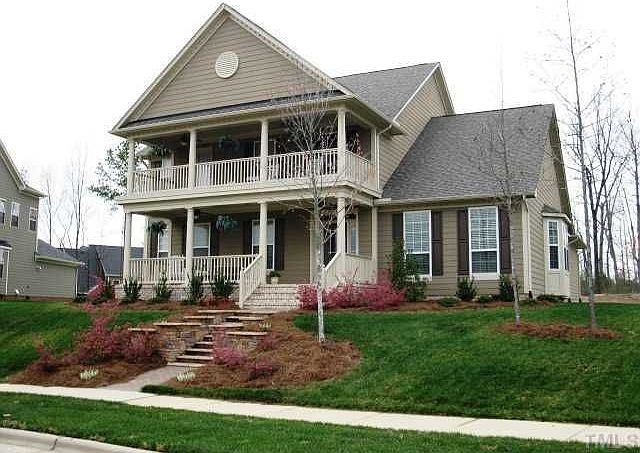 1st image of 202 Live Oak Cir