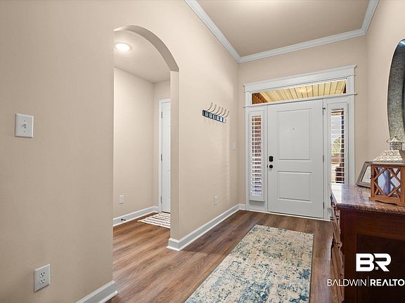 2nd image of 613 Begeman Rd