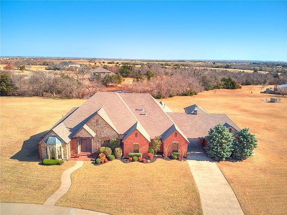 5th image of 5500 Hidden Meadow Dr