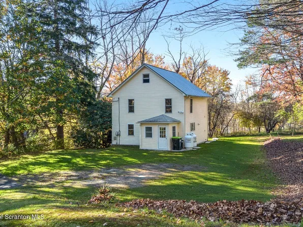 28 Ackerly Rd, Scott Township, PA 18411