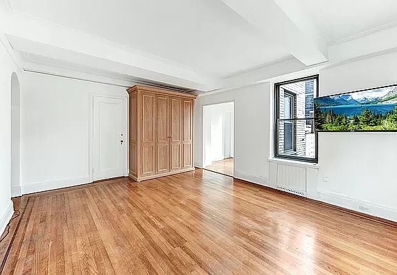 2nd image of 7 Park Ave APT 20C